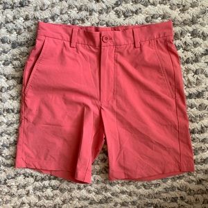 Vineyard Vines Performance Shorts in Red